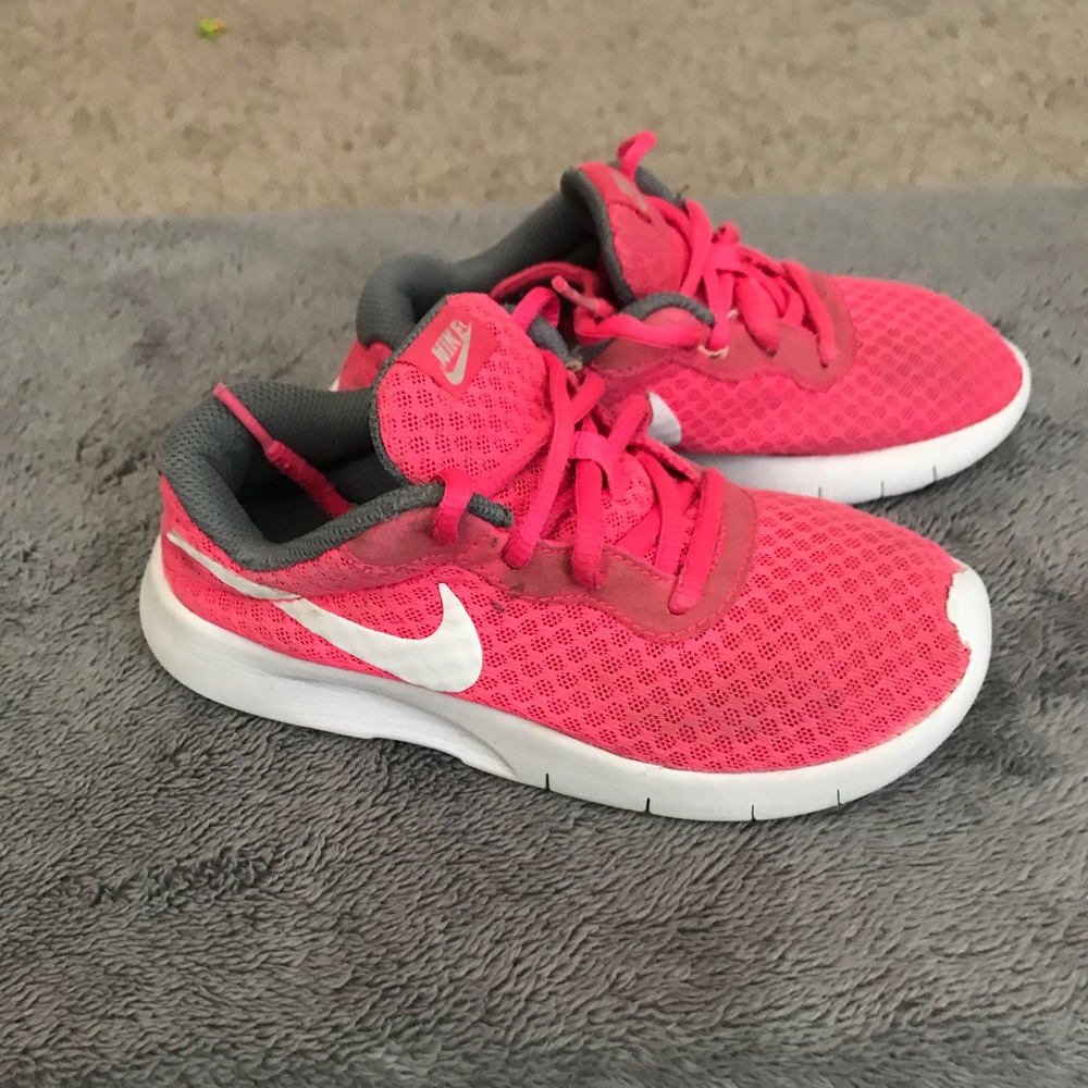 Girls Nike running tennis shoes